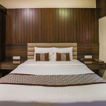 Hotel 24 Seven Nashik Εξωτερικό φωτογραφία
