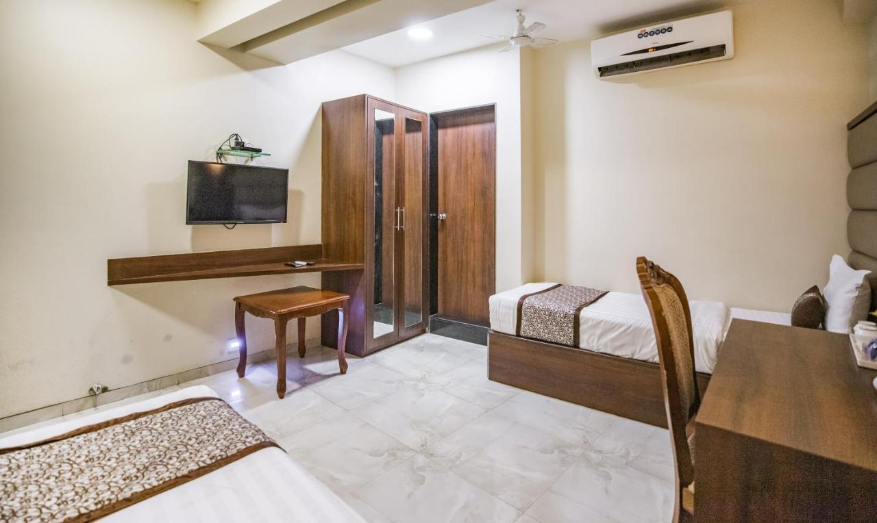 Hotel 24 Seven Nashik Εξωτερικό φωτογραφία