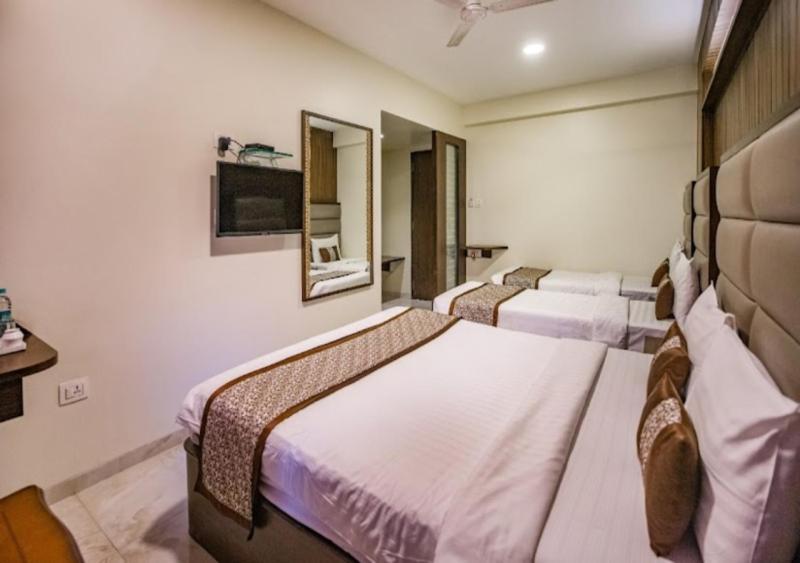 Hotel 24 Seven Nashik Εξωτερικό φωτογραφία