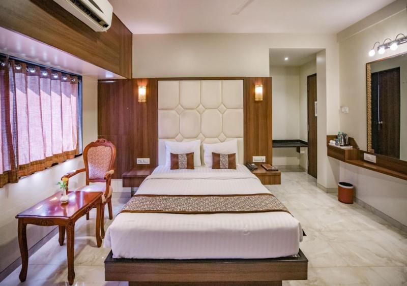 Hotel 24 Seven Nashik Εξωτερικό φωτογραφία