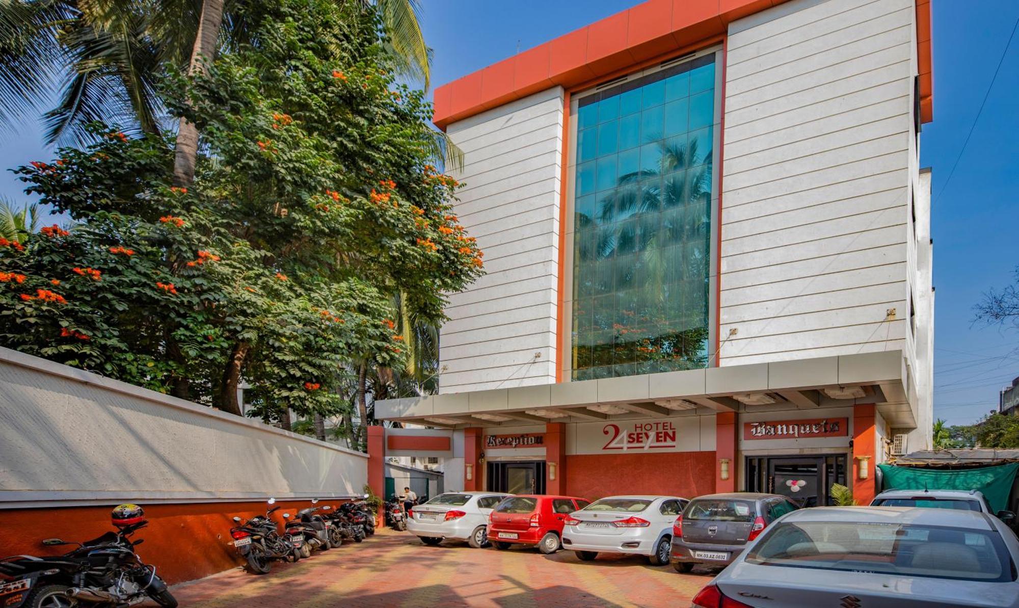 Hotel 24 Seven Nashik Εξωτερικό φωτογραφία