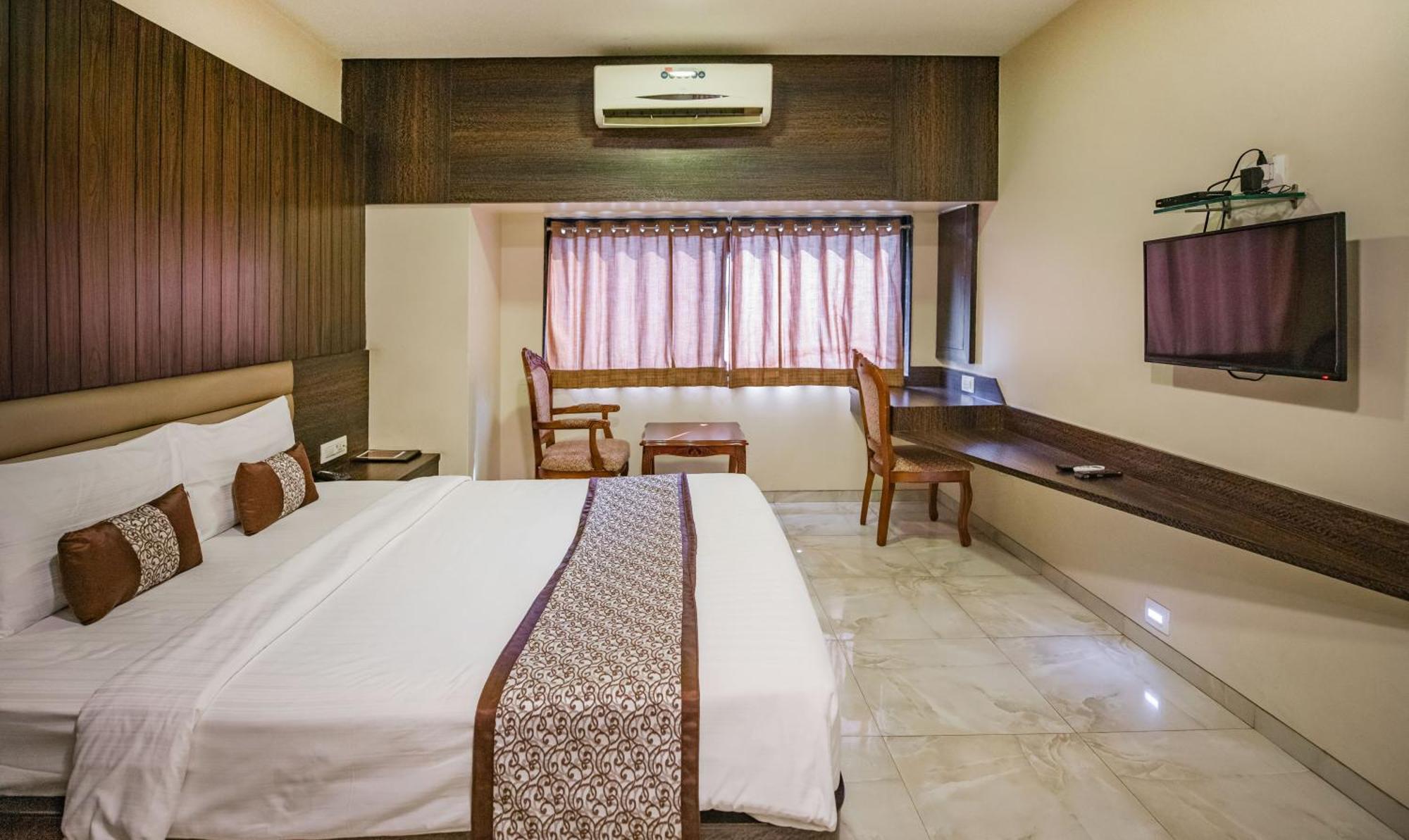 Hotel 24 Seven Nashik Εξωτερικό φωτογραφία