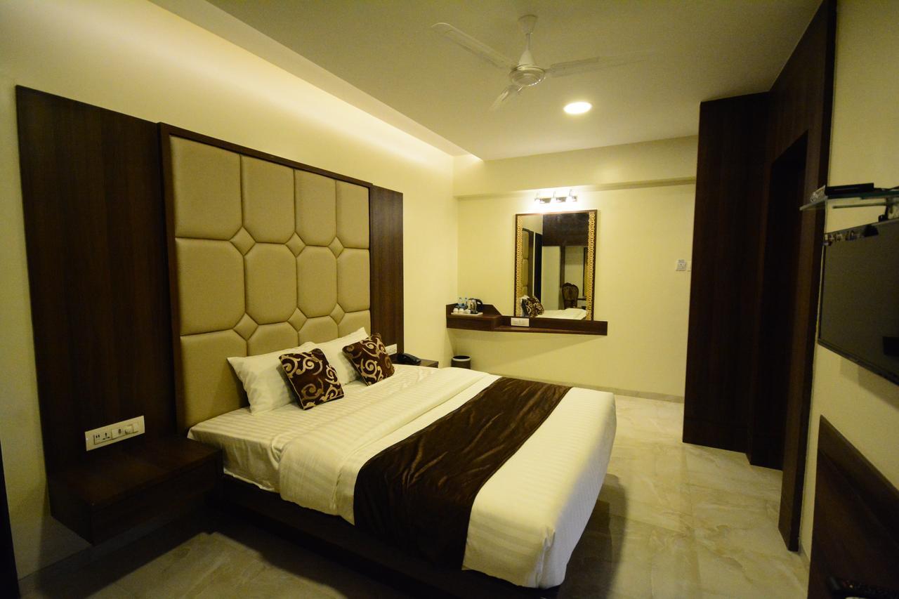 Hotel 24 Seven Nashik Εξωτερικό φωτογραφία