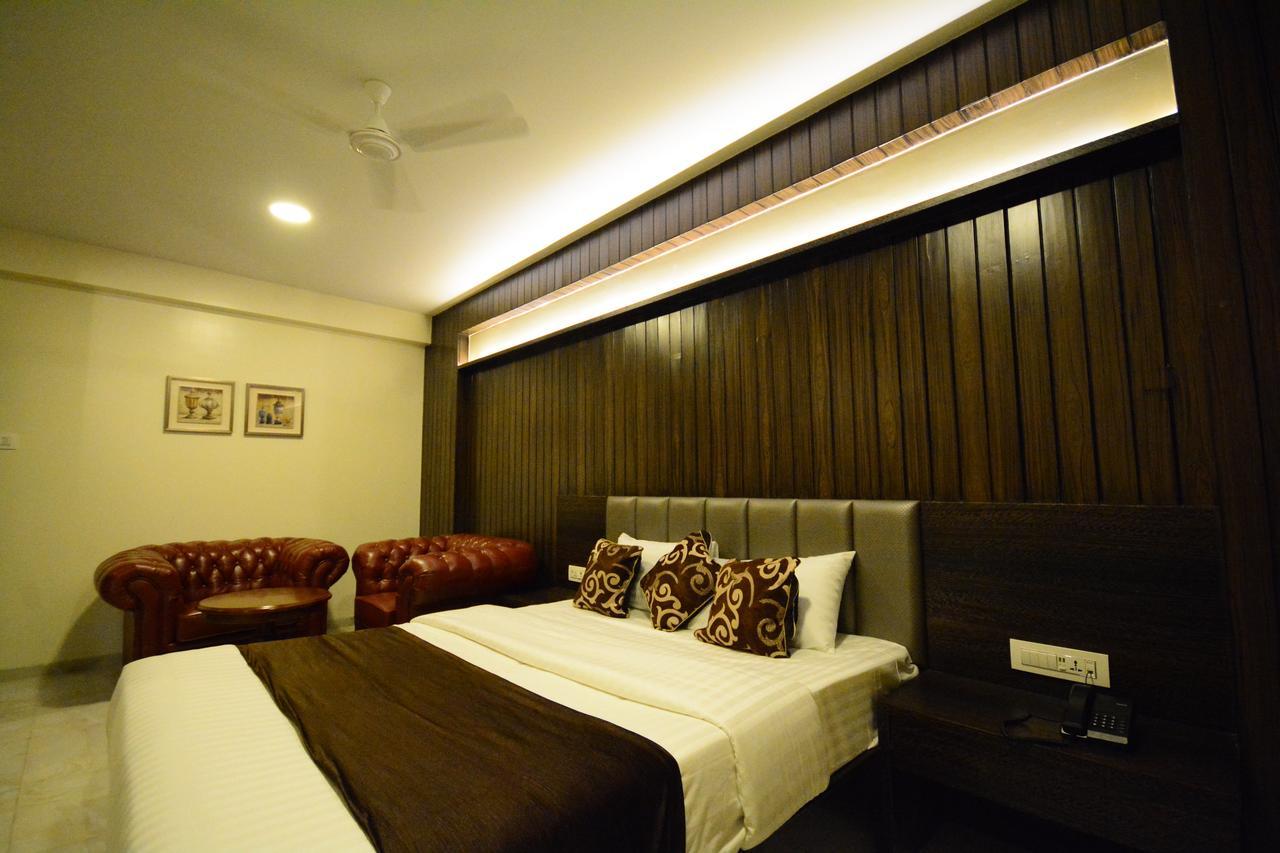 Hotel 24 Seven Nashik Εξωτερικό φωτογραφία