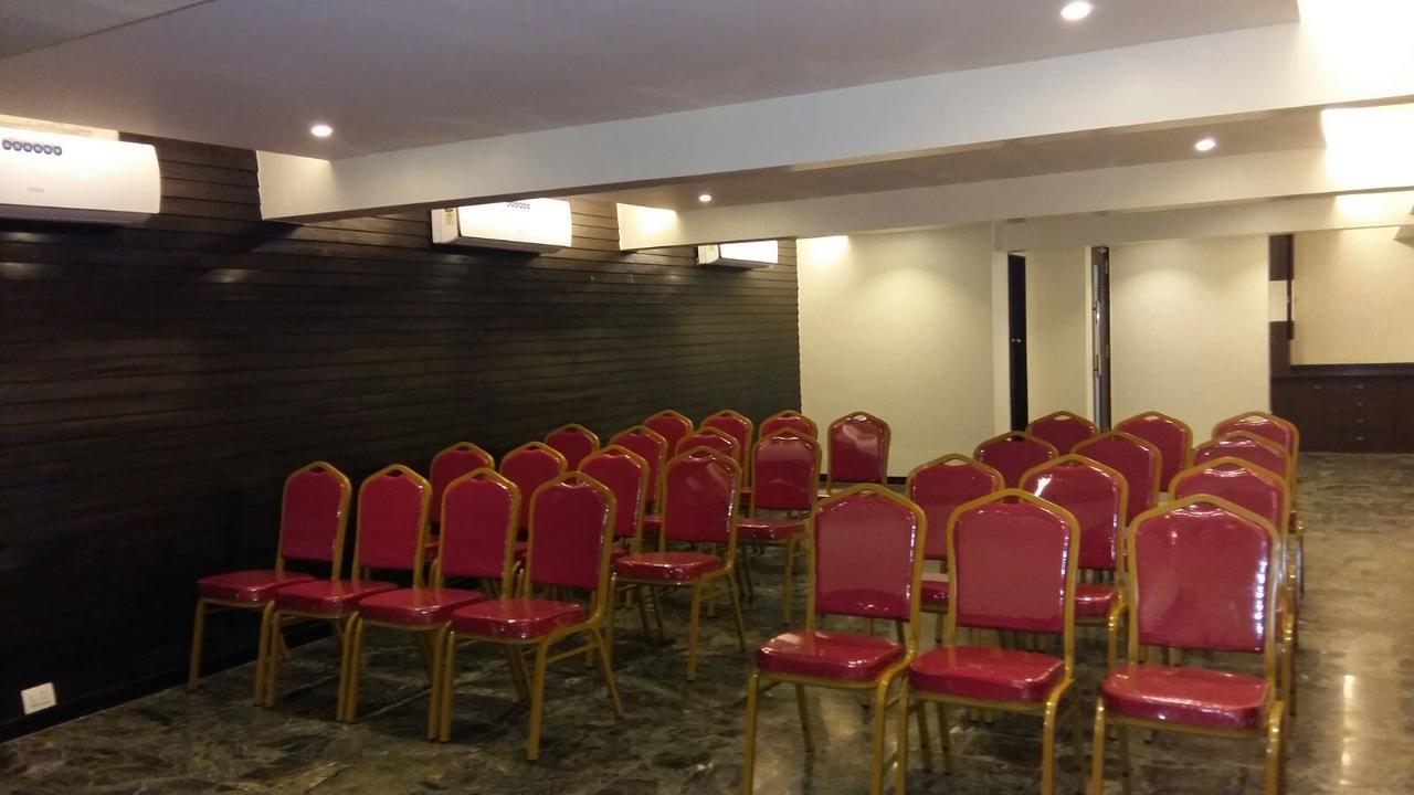 Hotel 24 Seven Nashik Εξωτερικό φωτογραφία
