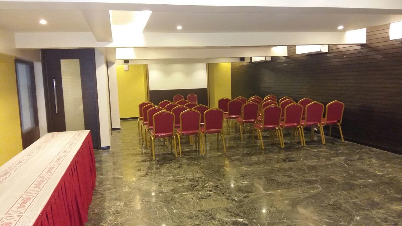 Hotel 24 Seven Nashik Εξωτερικό φωτογραφία