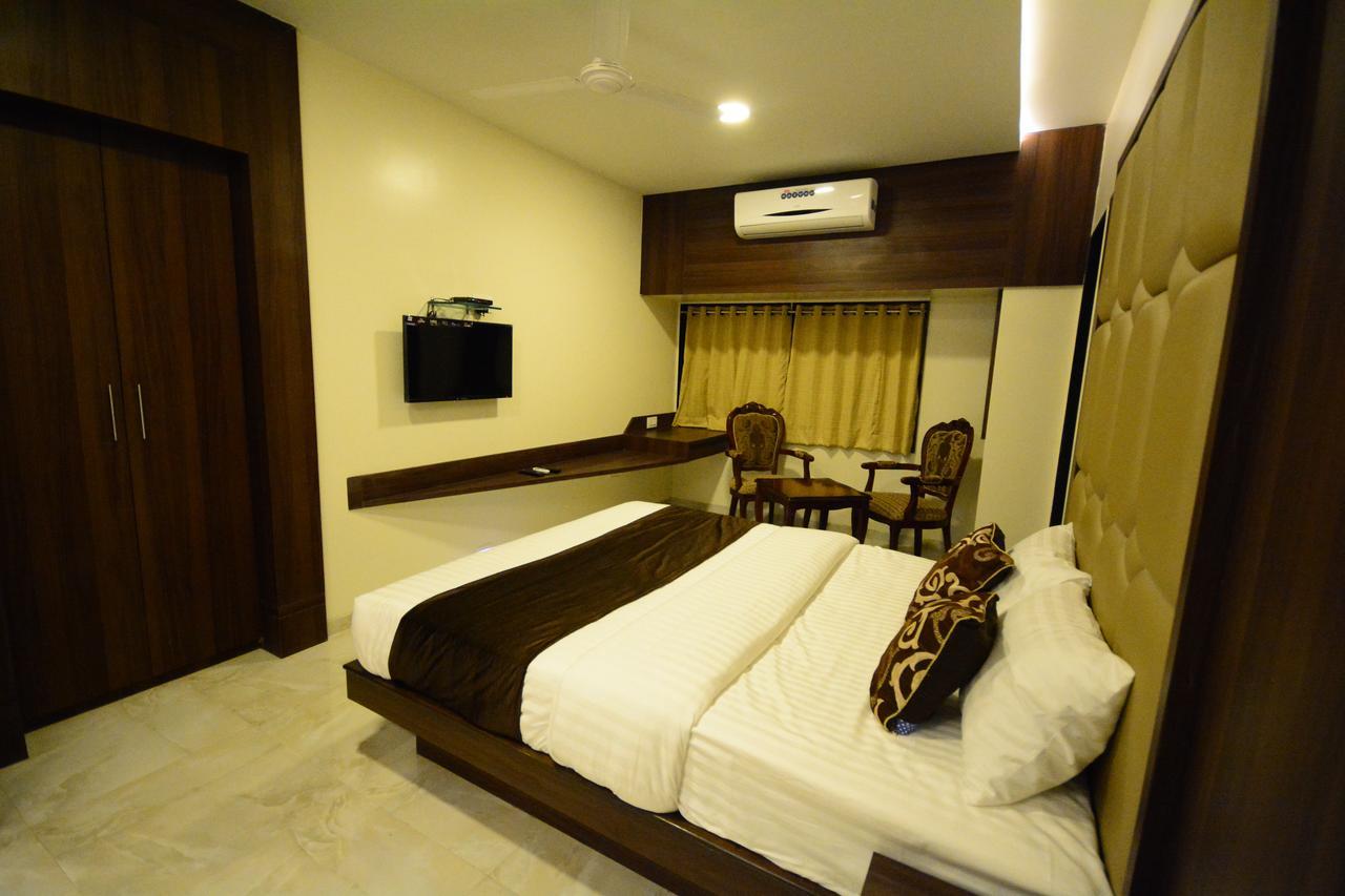 Hotel 24 Seven Nashik Εξωτερικό φωτογραφία