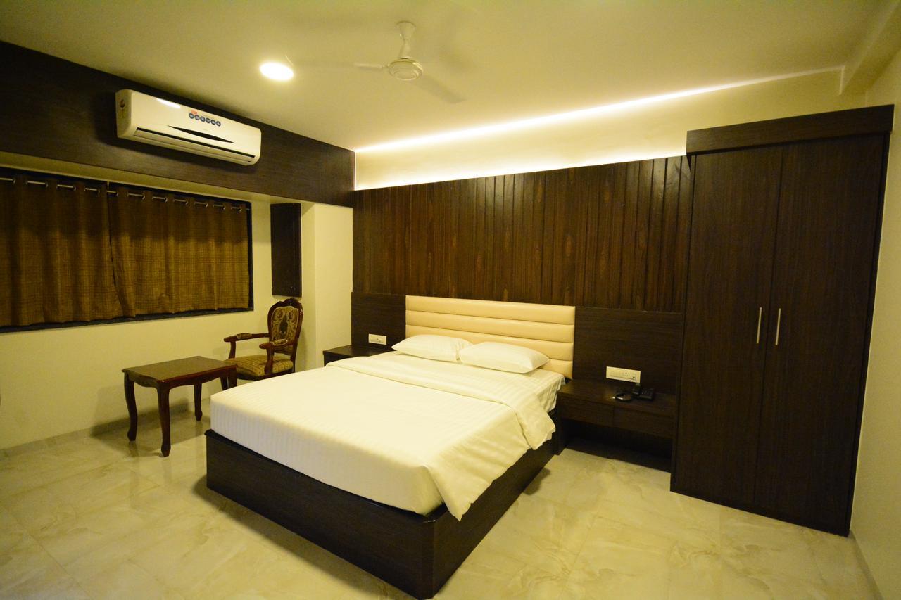 Hotel 24 Seven Nashik Εξωτερικό φωτογραφία